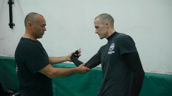 Chin nai self defence