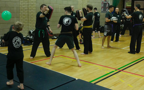 Kick Boxing - Senior & Junior class ideal for parents wanting to train alongside their children