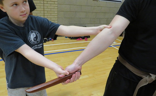 Kickboxing self defence pressure point technique